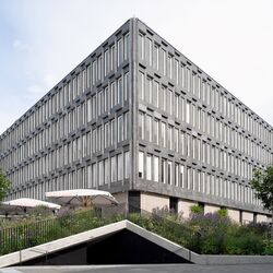 Front view of the building that formerly housed the American Embassy in Oslo
