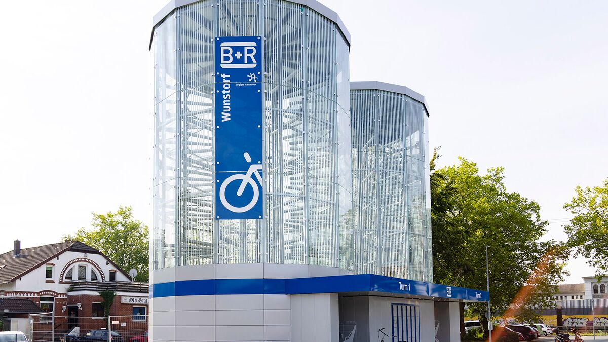 Side view of an automatic bicycle parking system